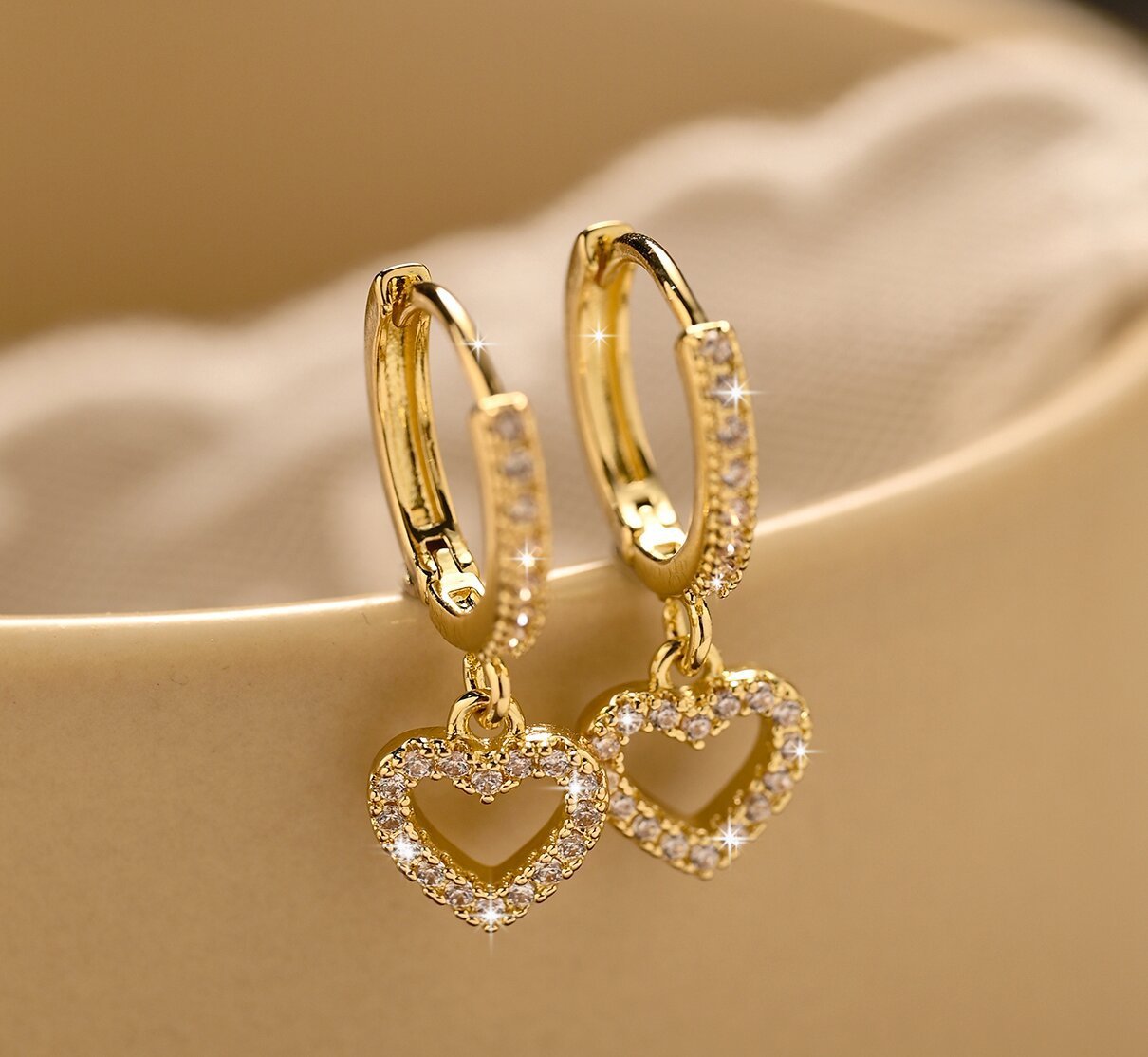 Retro Heart - shaped Pendant Ring Zircon Earrings Simple Style Pendant - Serenity Spaces