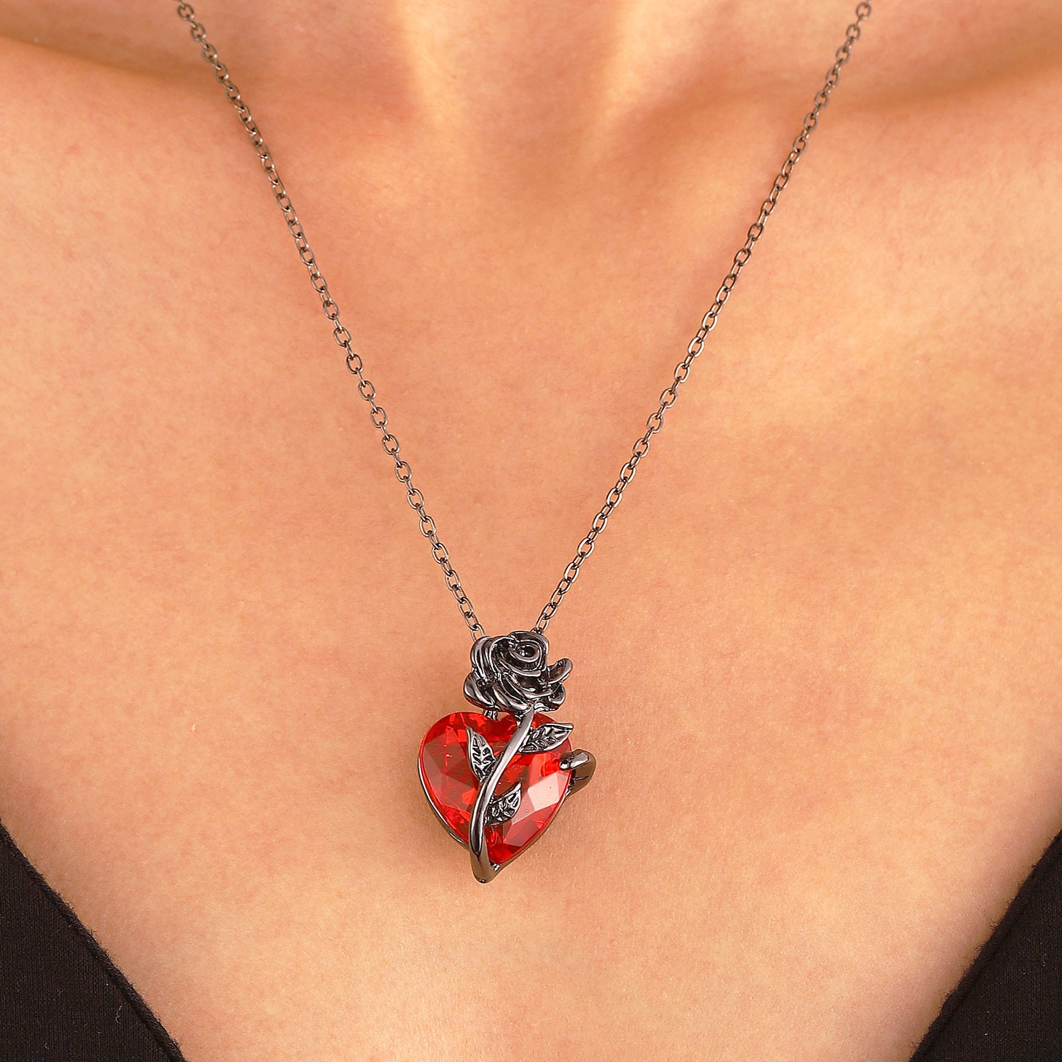 Punk Rose Love Necklace Fashion Personality Heart - shaped Clavicle Chain Pendant Necklace For Valentine&