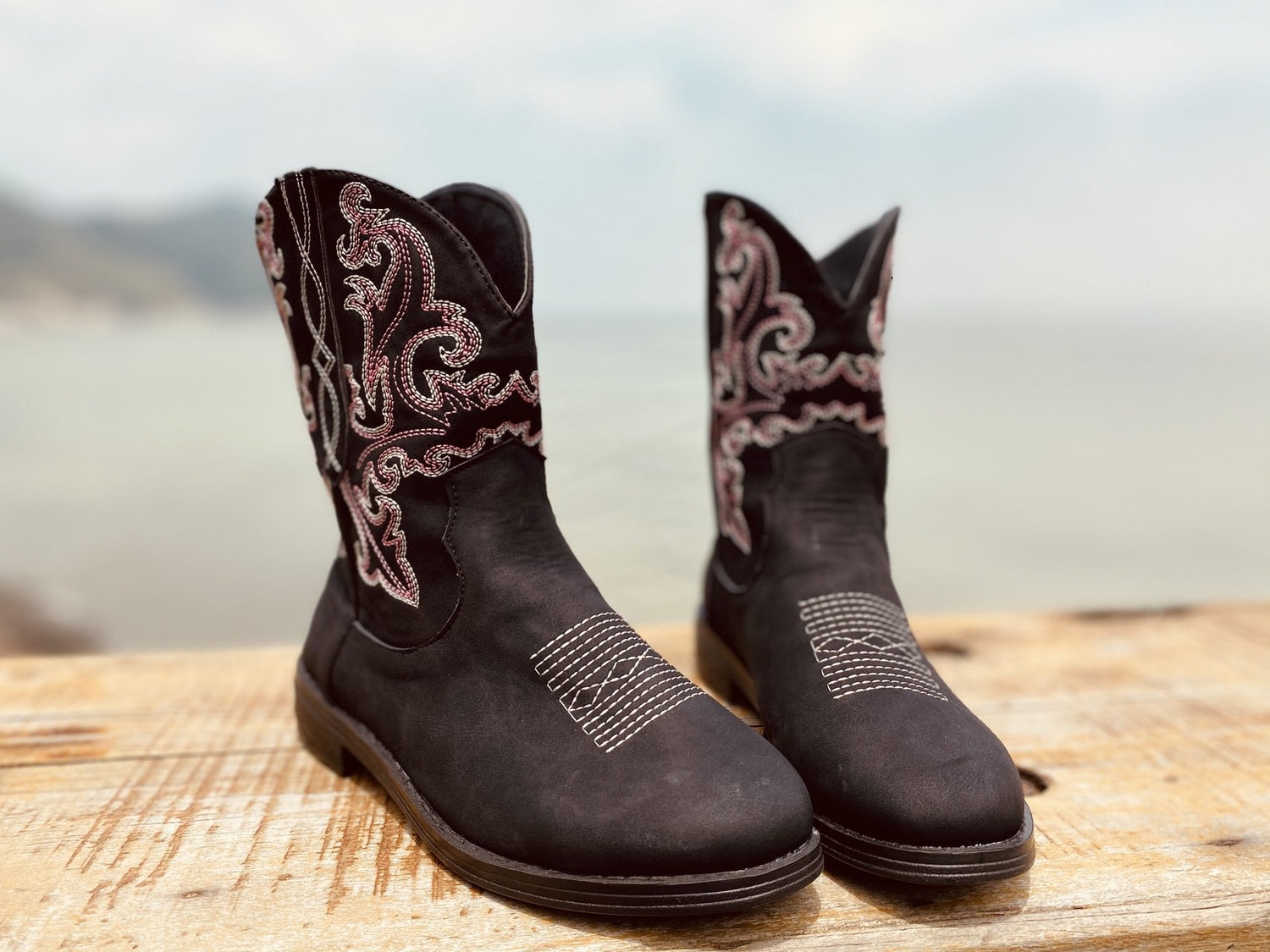Short boots round head embroidered fashion boots - Serenity Spaces