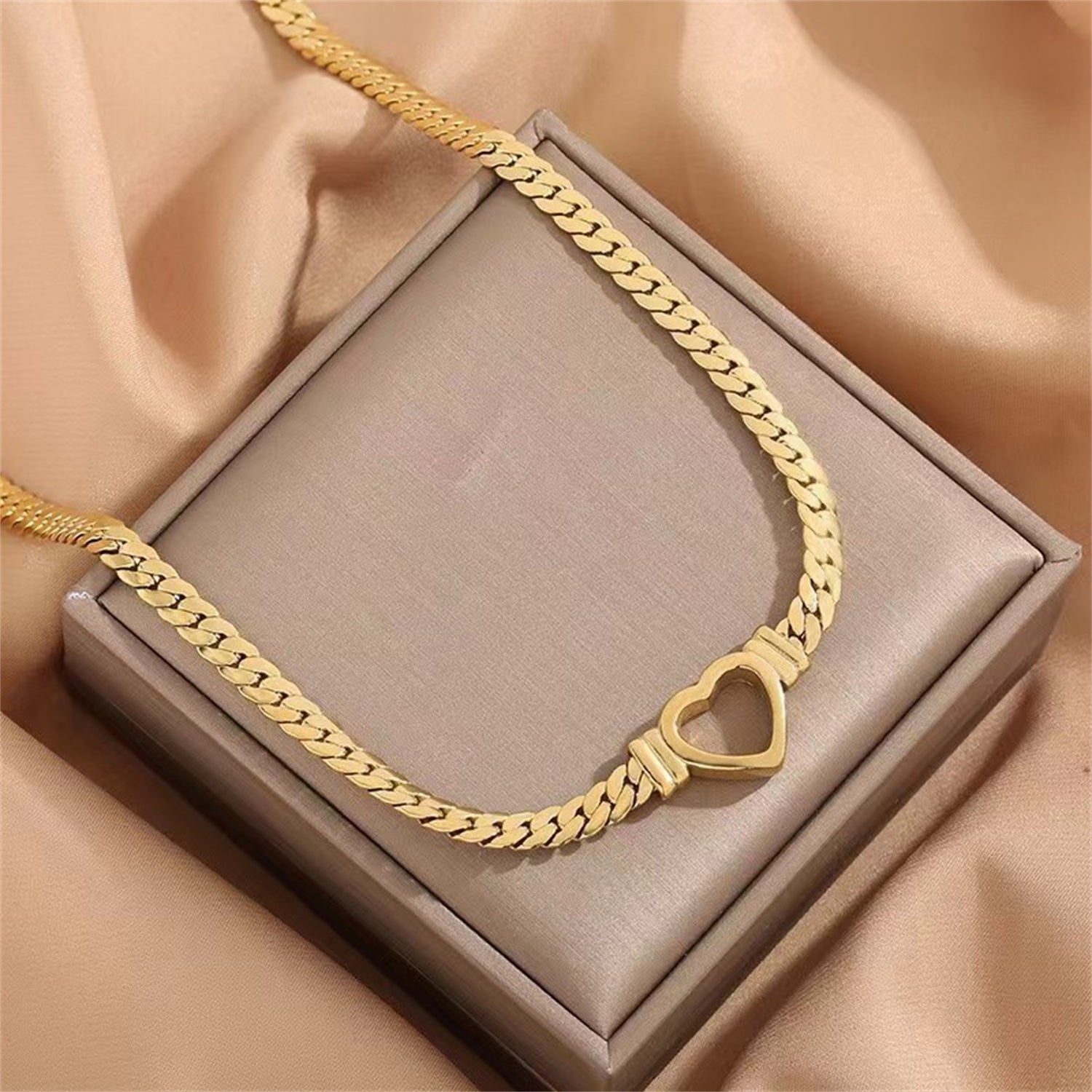 Personalized Love Chain Necklace Bracelet For Women Fashion Titanium Steel Non - fading Clavicle Chain Jewelry - Serenity Spaces