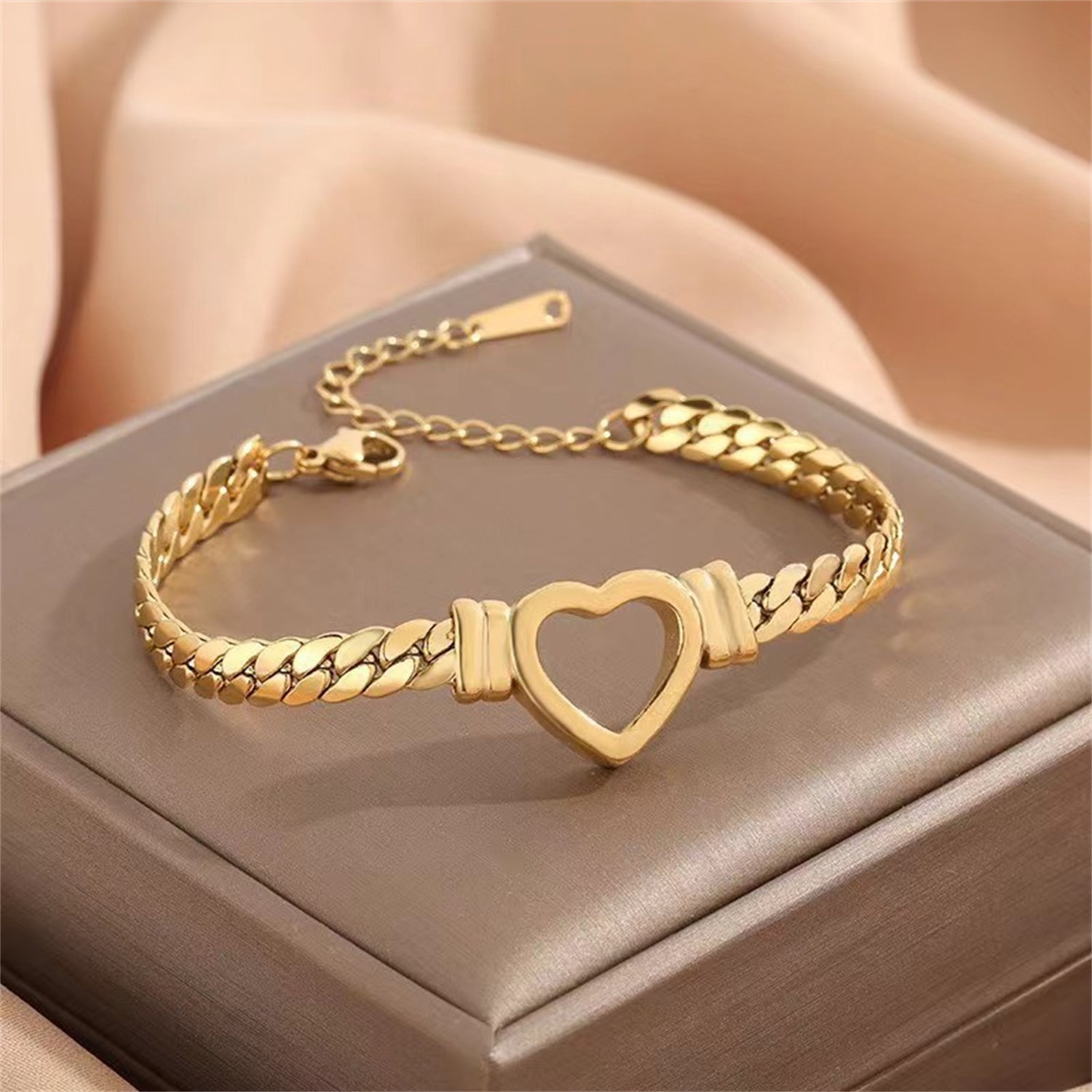 Personalized Love Chain Necklace Bracelet For Women Fashion Titanium Steel Non - fading Clavicle Chain Jewelry - Serenity Spaces